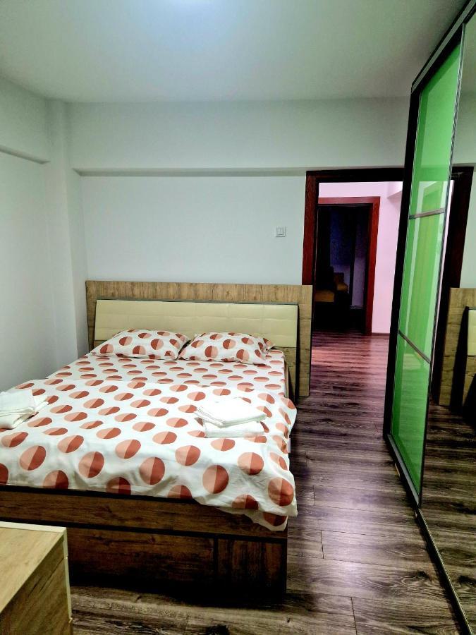 Cozy Appartment In The Center Тырговиште Экстерьер фото